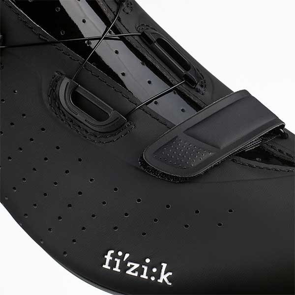 Kolesarski cevlji fizik tempo overcurve r5.